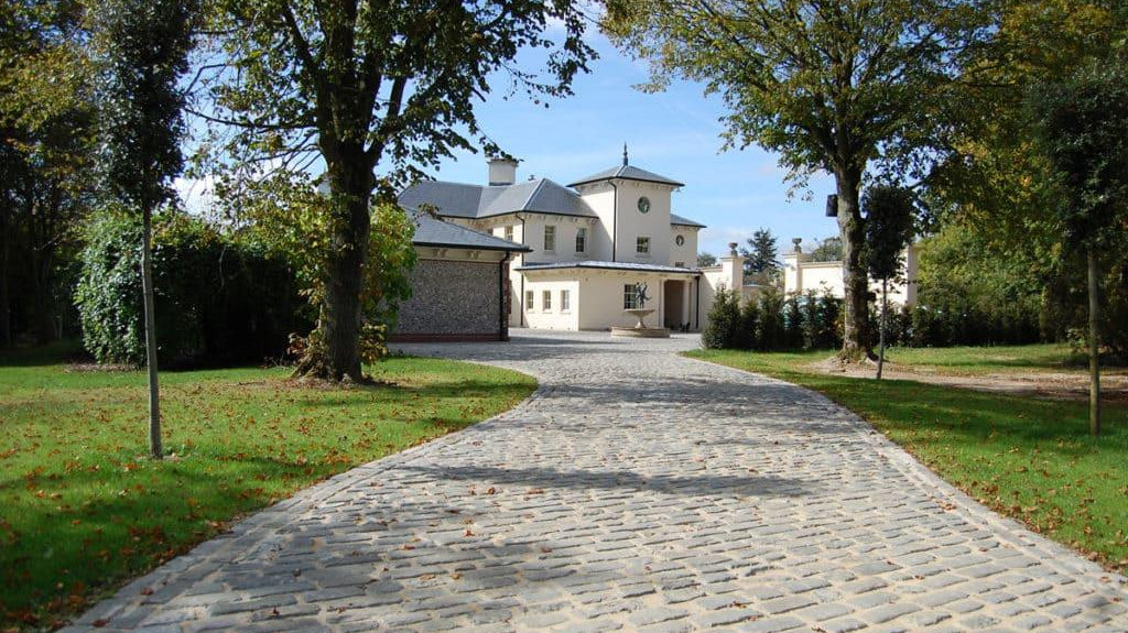 Five Reason Setts & Cobbles make the perfect Driveway - Britannia Stone
