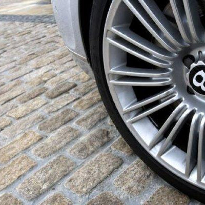 Gold Granite Cobble Setts 200 x 100 - Britannia Stone