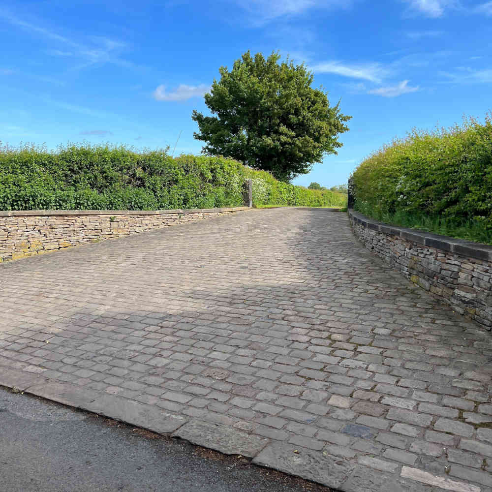 Reclaimed stone cobbles, driveway | Britannia Stone Reclamation