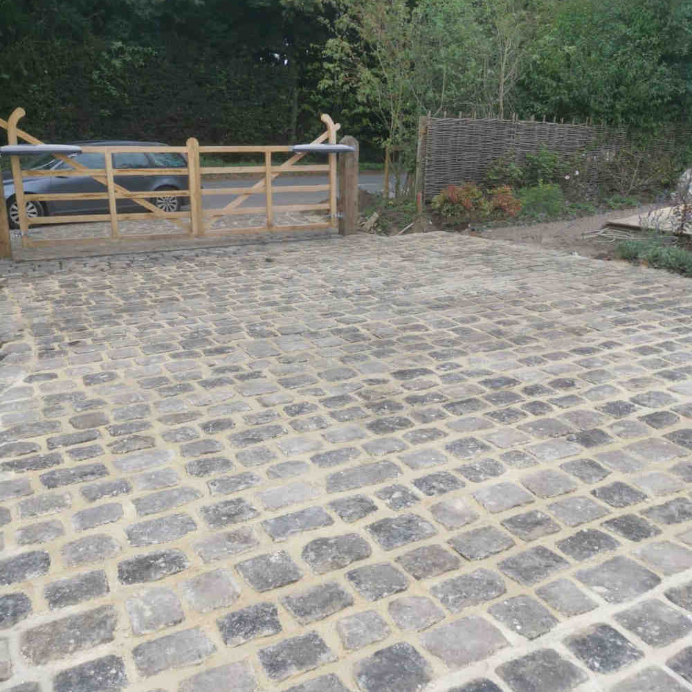 Reclaimed grit stone cobbles | Britannia Stone