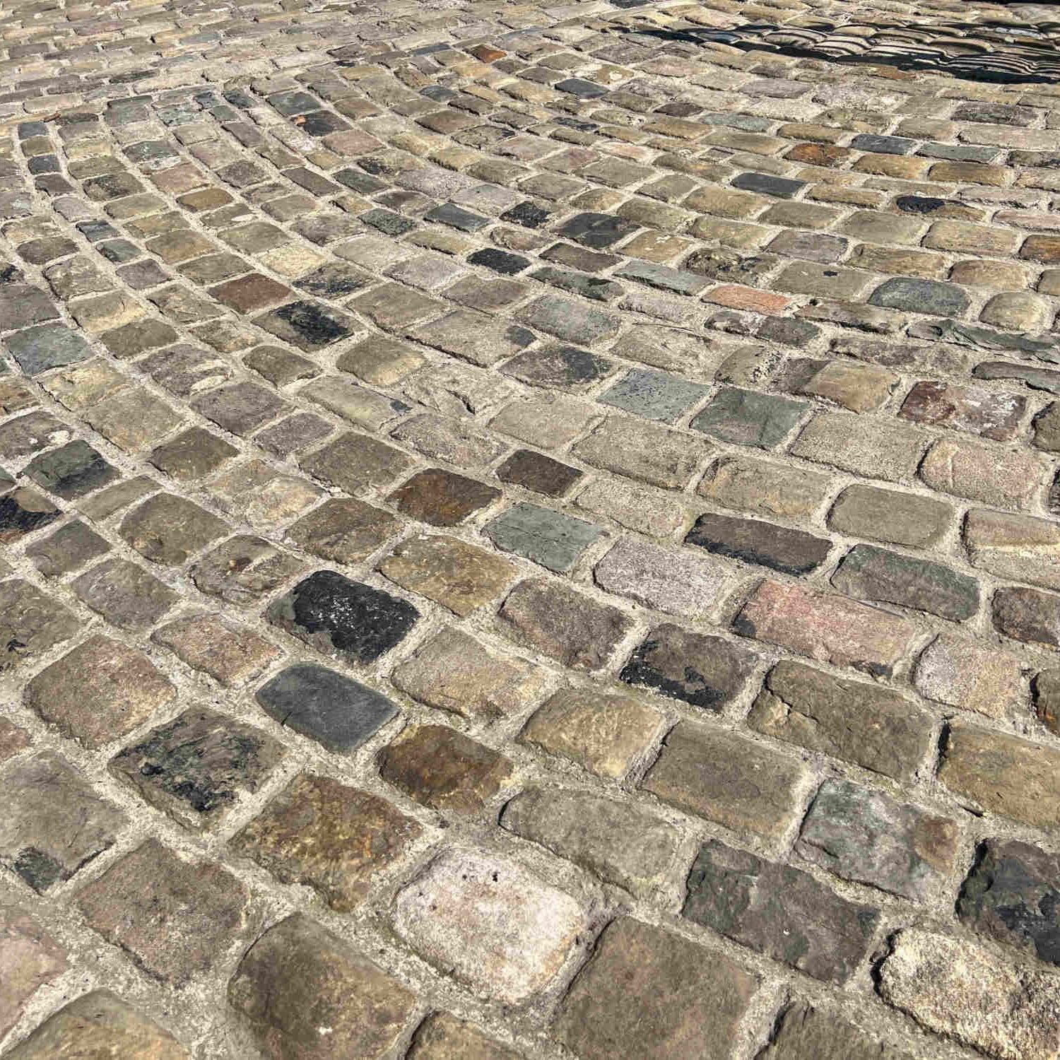 Reclaimed Grit Stone Cobbles - Reclaimed Brick Company
