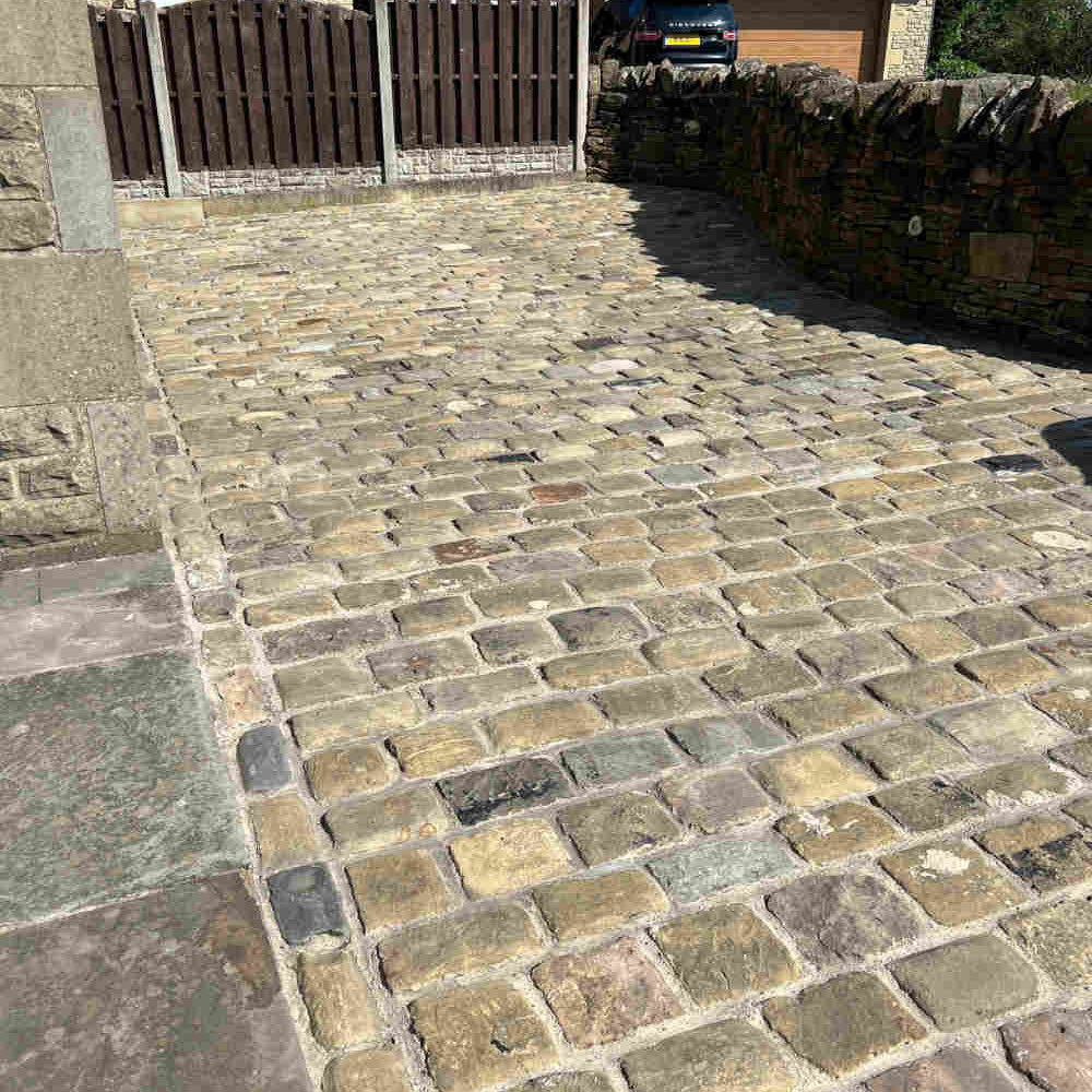 Reclaimed grit stone cobble stone setts, driveway | Britannia Stone