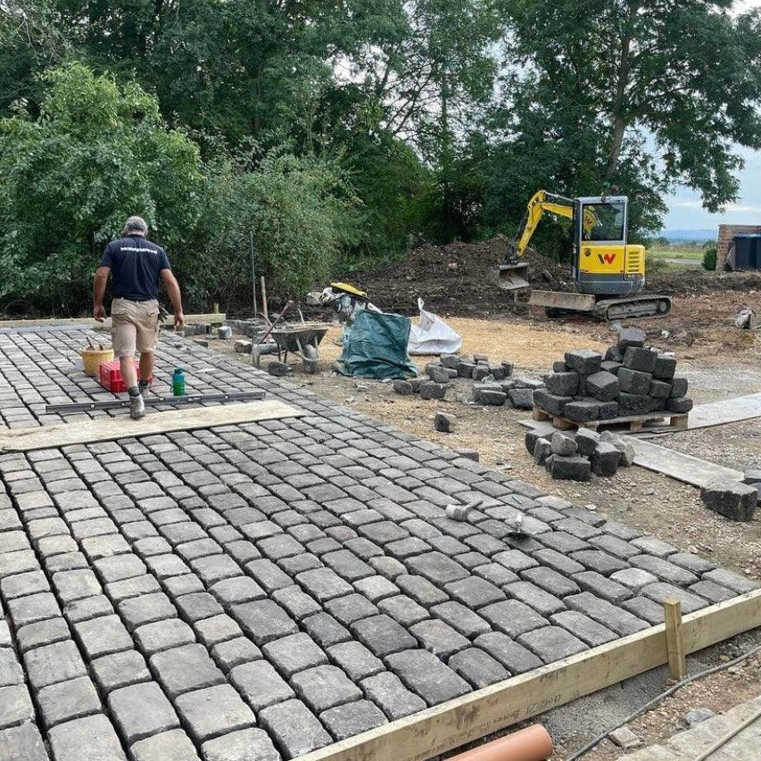 Reclaimed Grit Stone Cobbles - Reclaimed Brick Company