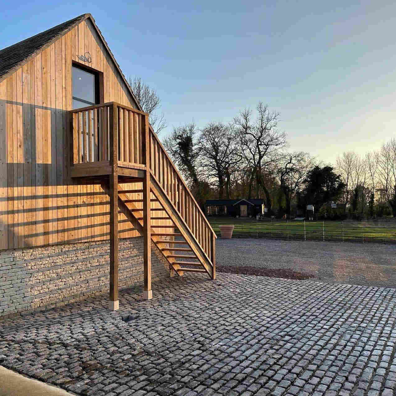 Reclaimed cobble setts |  Britannia Stone