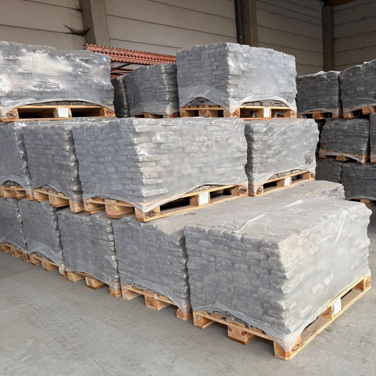 Buying Reclaimed Stone Cobble Tops: Sizing, Coverage & Practical Advice