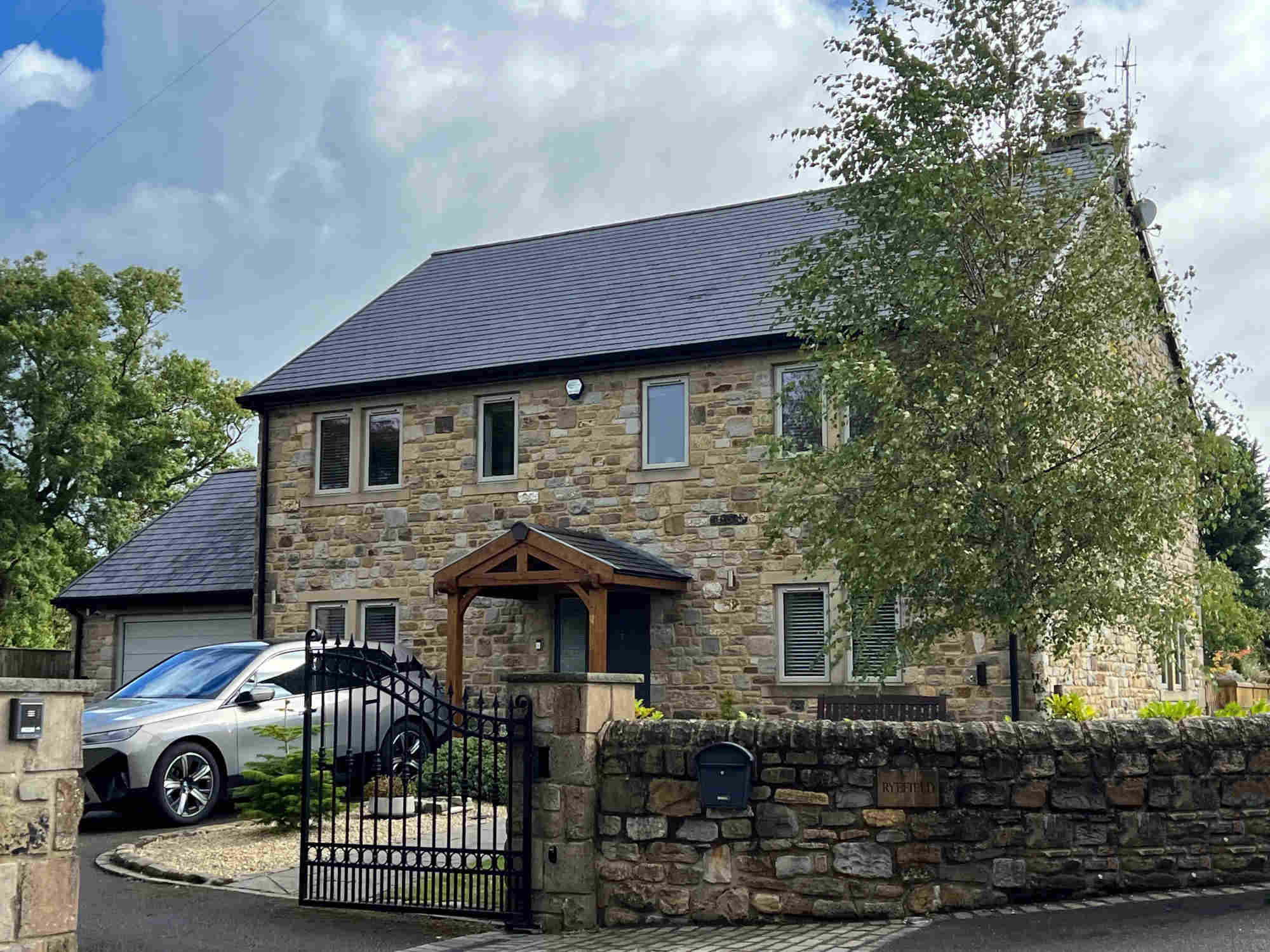 Encapsulated Carbon: Why Reclaimed Stone Is a Low-Impact Building Choice