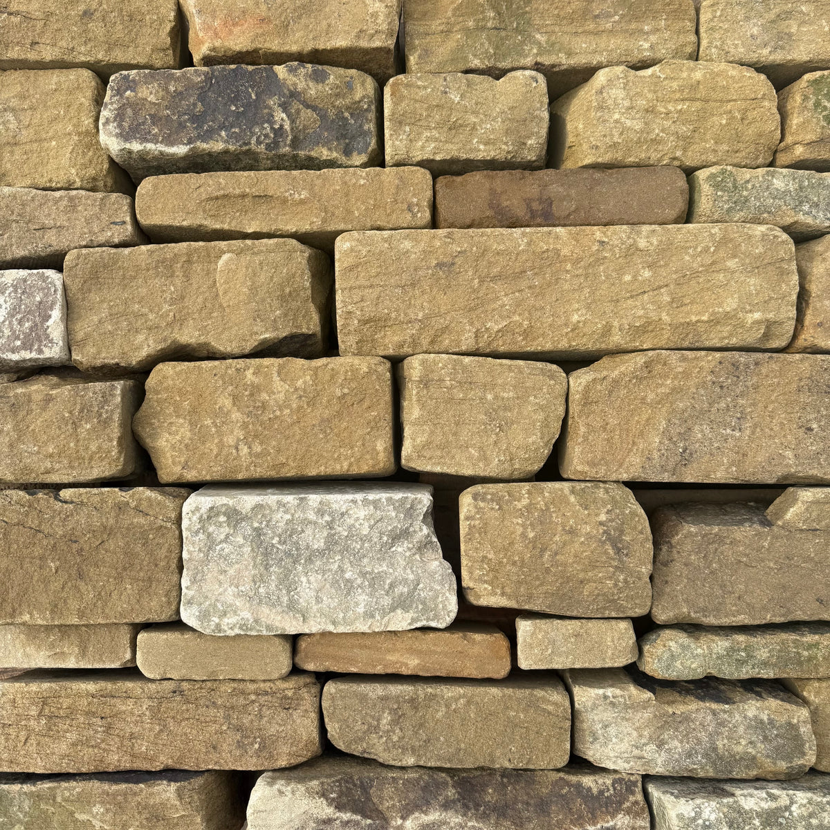 Tumbled Farmhouse Random Walling Stone in Bulk Bags – Britannia Stone