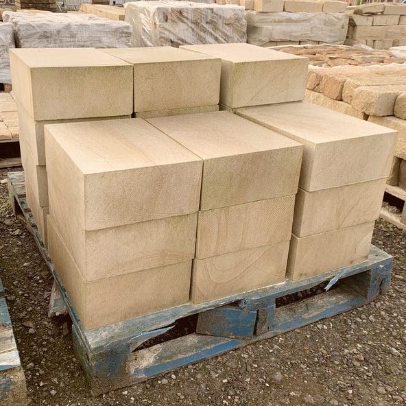 Britannia Buff Sawn Quoin Corner Stone - Britannia Stone