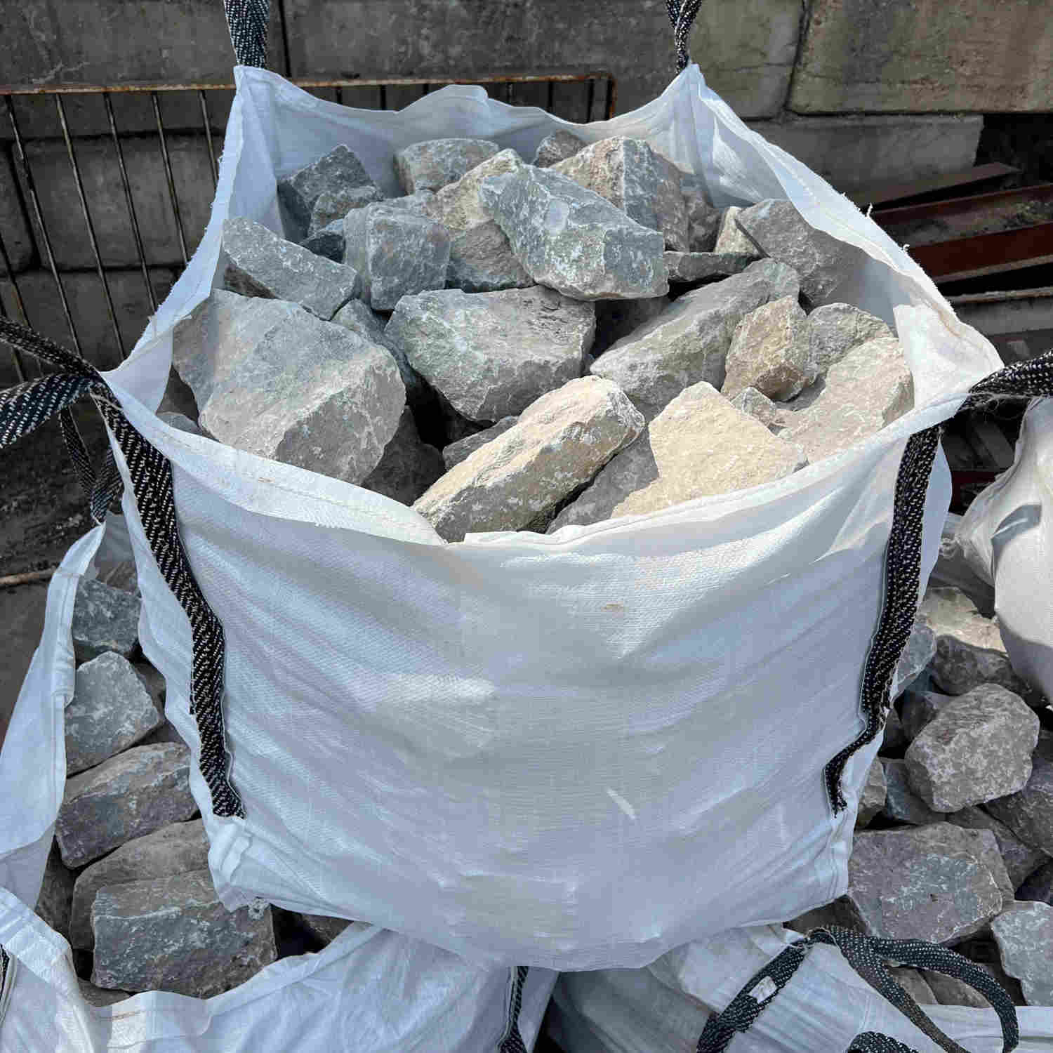 Chatsworth Limestone Walling - Bulk Bag Britannia Stone