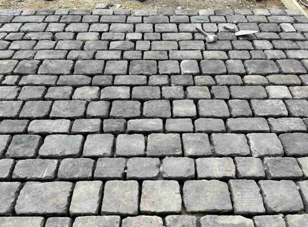 Reclaimed grit stone cobbles | Britannia Stone