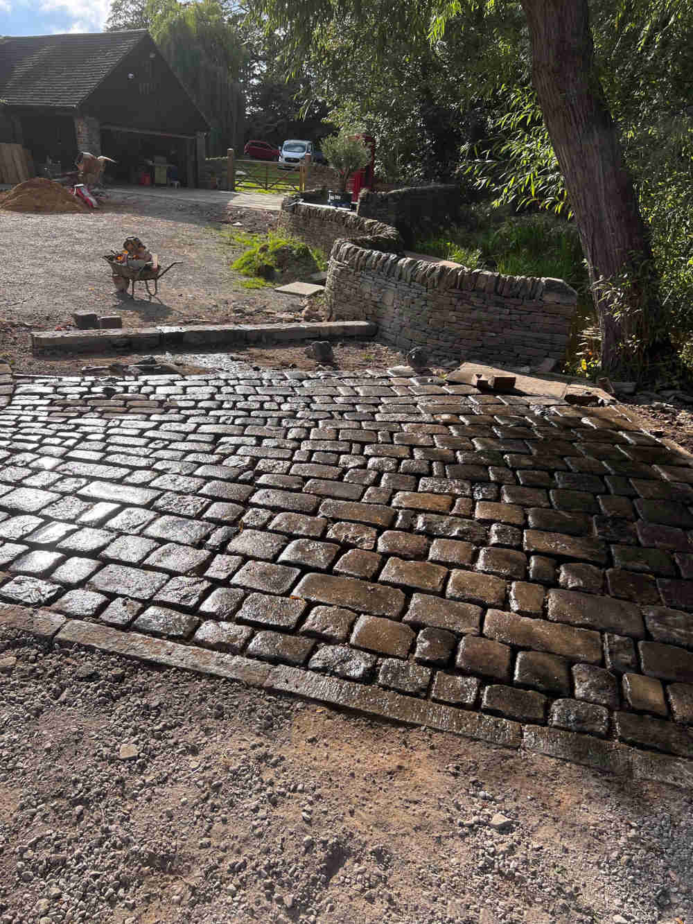 Reclaimed grit stone cobbles | Britannia Stone
