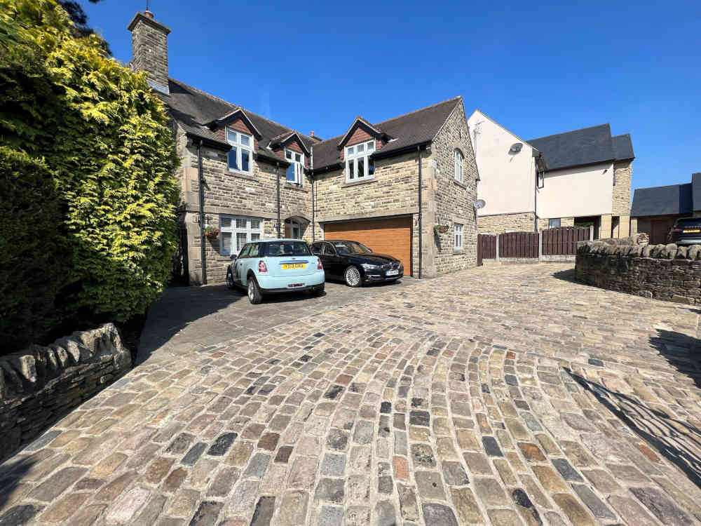 Reclaimed Grit Stone Cobbles - Reclaimed Brick Company