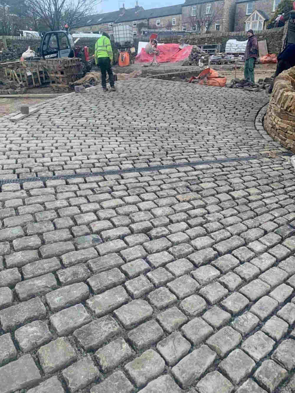 Reclaimed grit stone cobbles | Britannia Stone