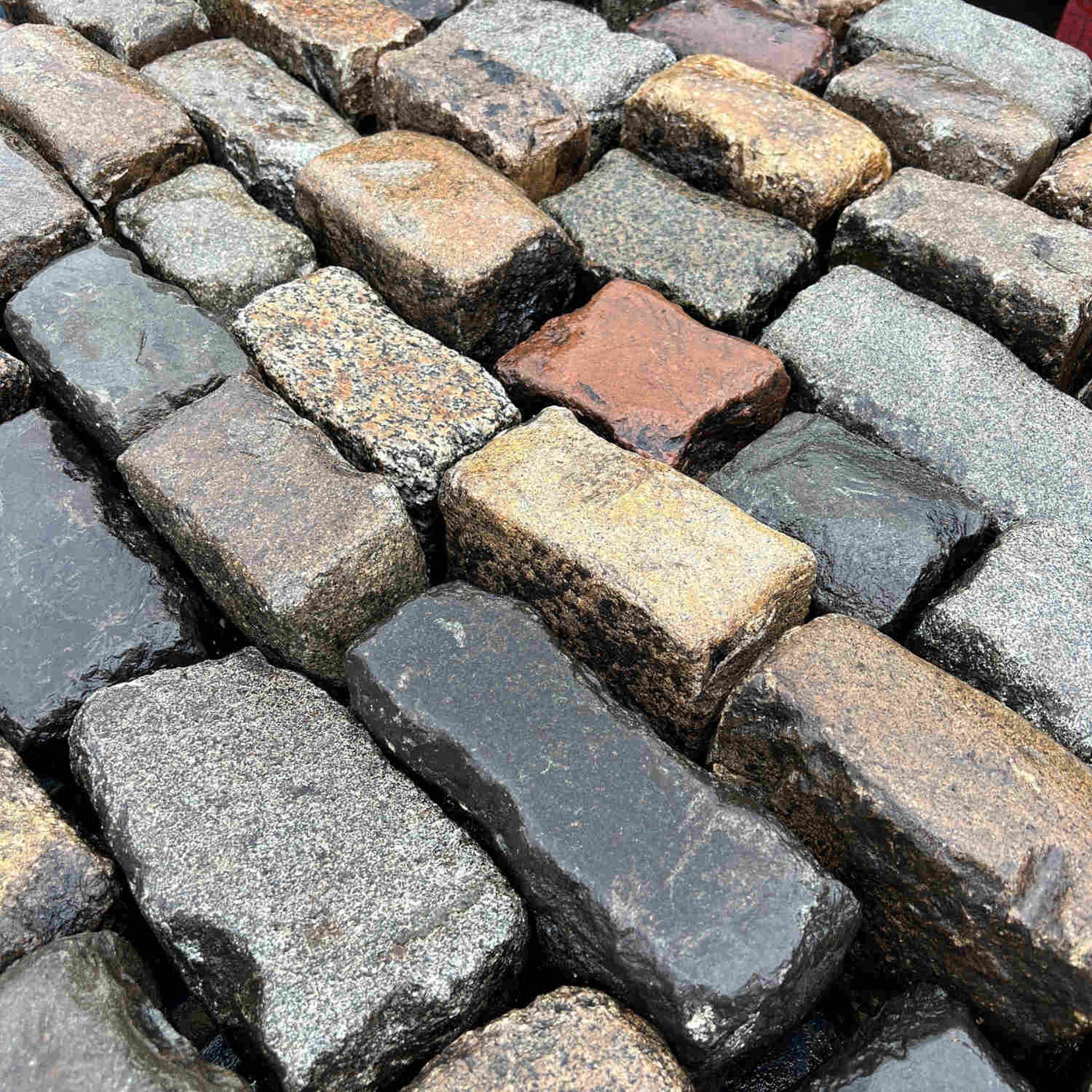 Reclaimed Cobble Setts, Gritstone Cobbles Granite Sett – Britannia Stone