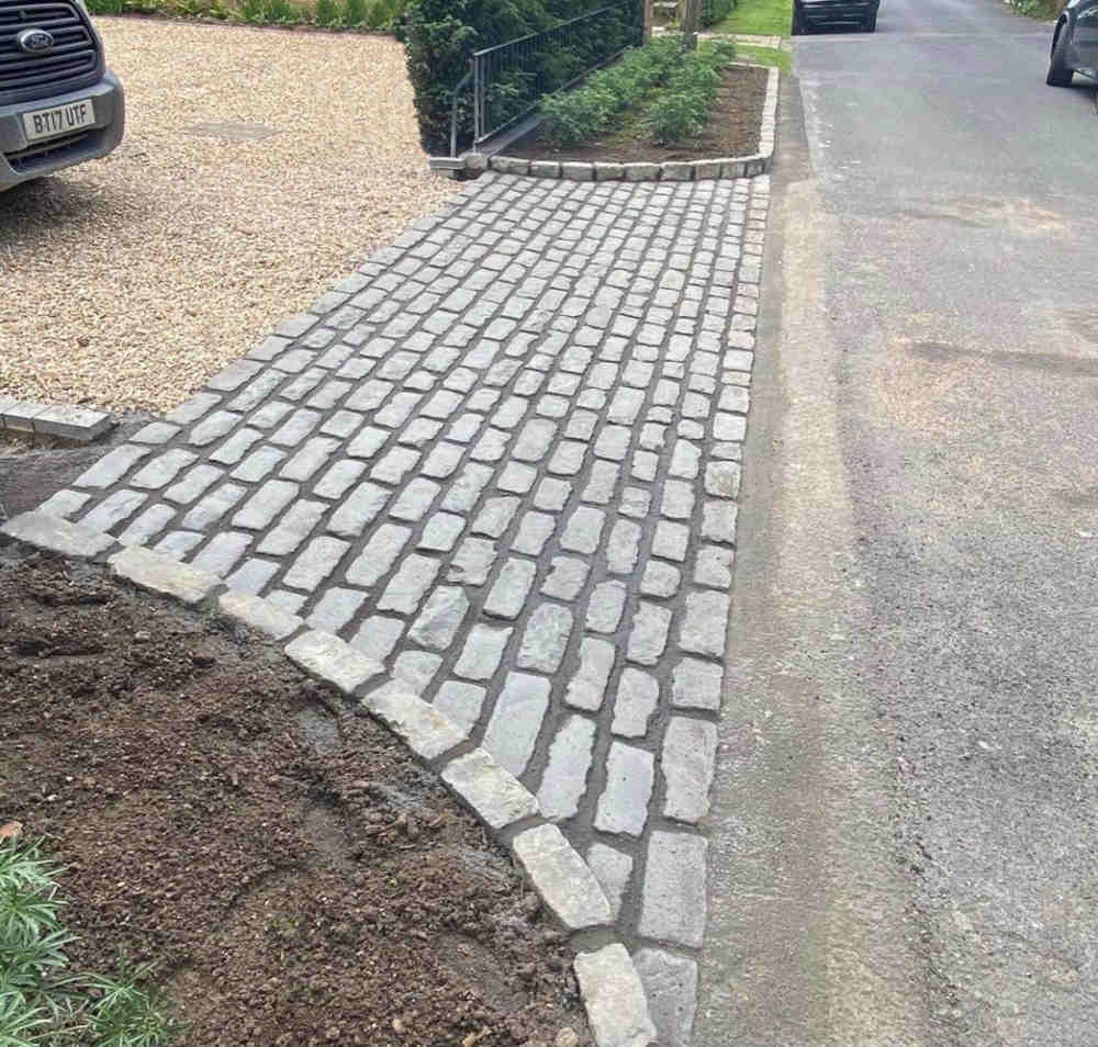 Reclaimed  cobble setts driveway path |  Britannia Stone