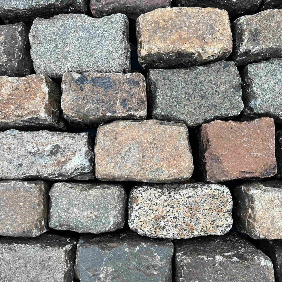 Reclaimed Cobble Setts, Gritstone Cobbles Granite Sett – Britannia Stone