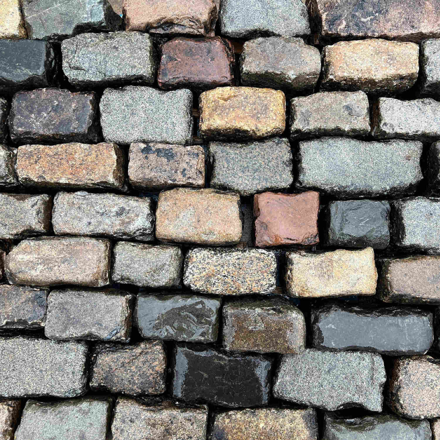 Reclaimed Cobble Setts, Gritstone Cobbles Granite Sett – Britannia Stone