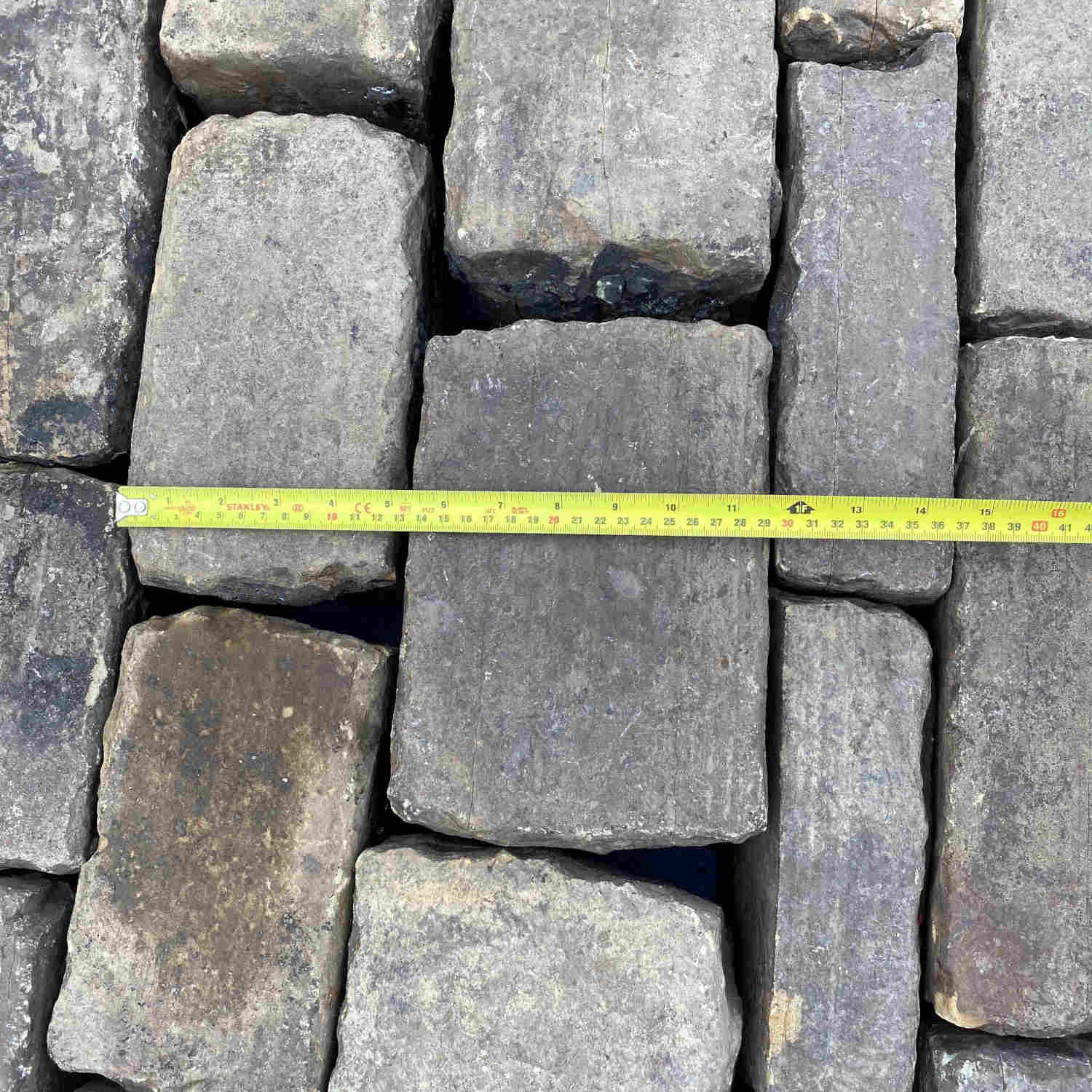 Reclaimed sandstone stone cobbles sett;  Britannia Stone; 