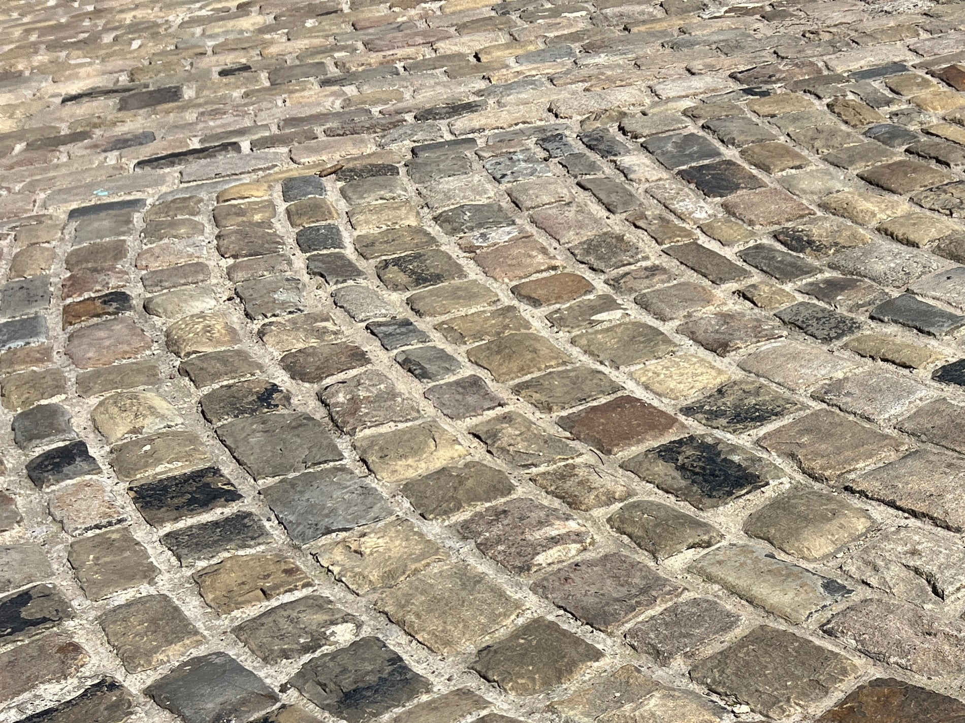 Reclaimed gritstone cobble sett driveway | Britann Stone Yard